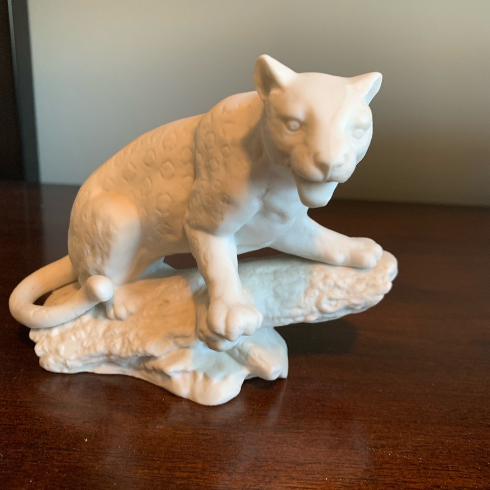 Vintage Aldon porcelain bisque leopard.